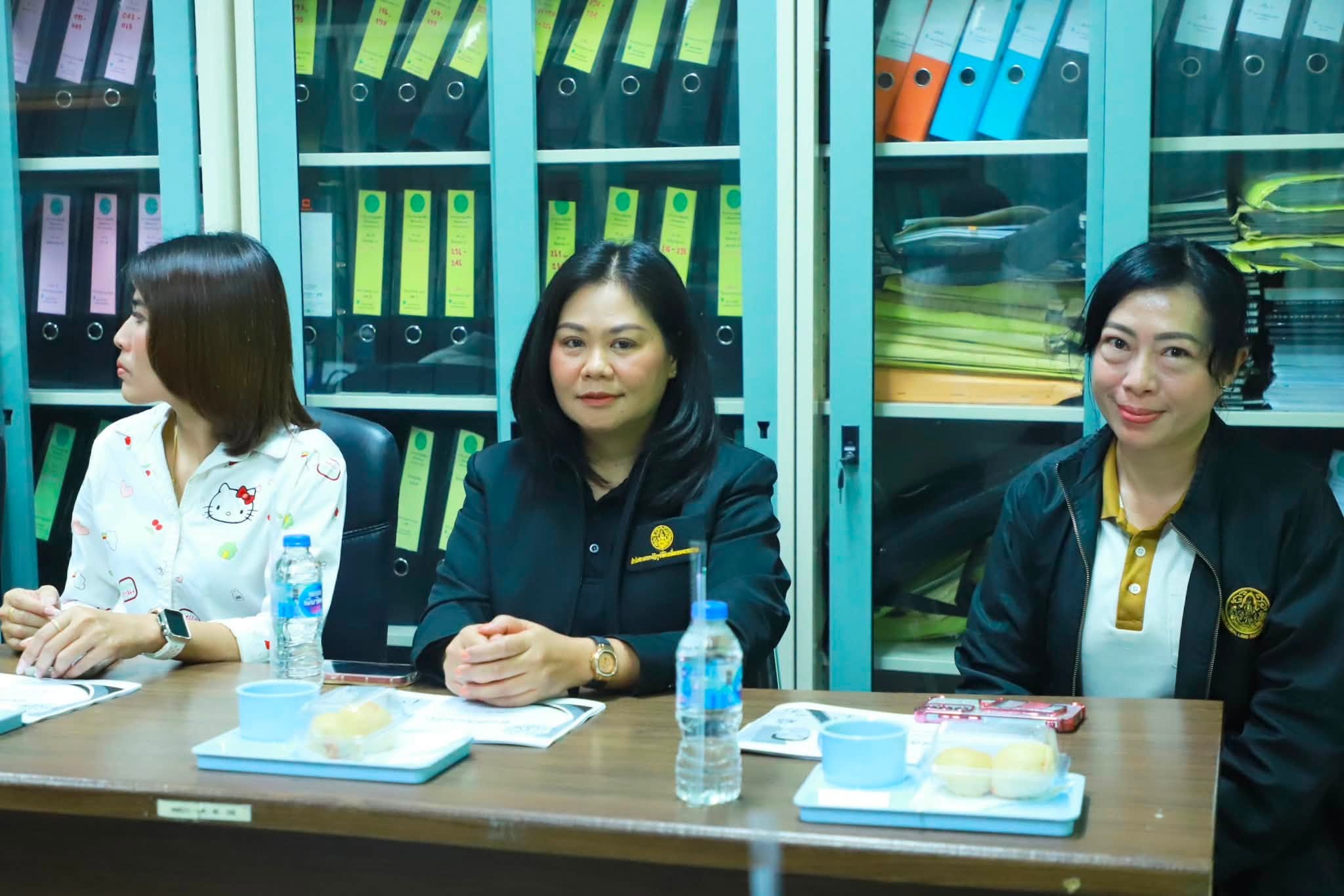 title - รองเลขาธิการ ส.ป.ก. ลงพื้นที่ตรวจเยี่ยม ส.ป.ก.มหาสารคาม พร้อมมอบโฉนดเพื่อการเกษตรให้แก่เกษตรกร